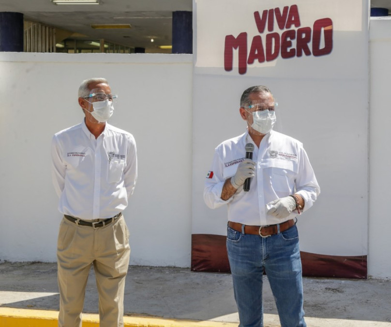 Responde Adrián Oseguera a solicitudes del sector escolar