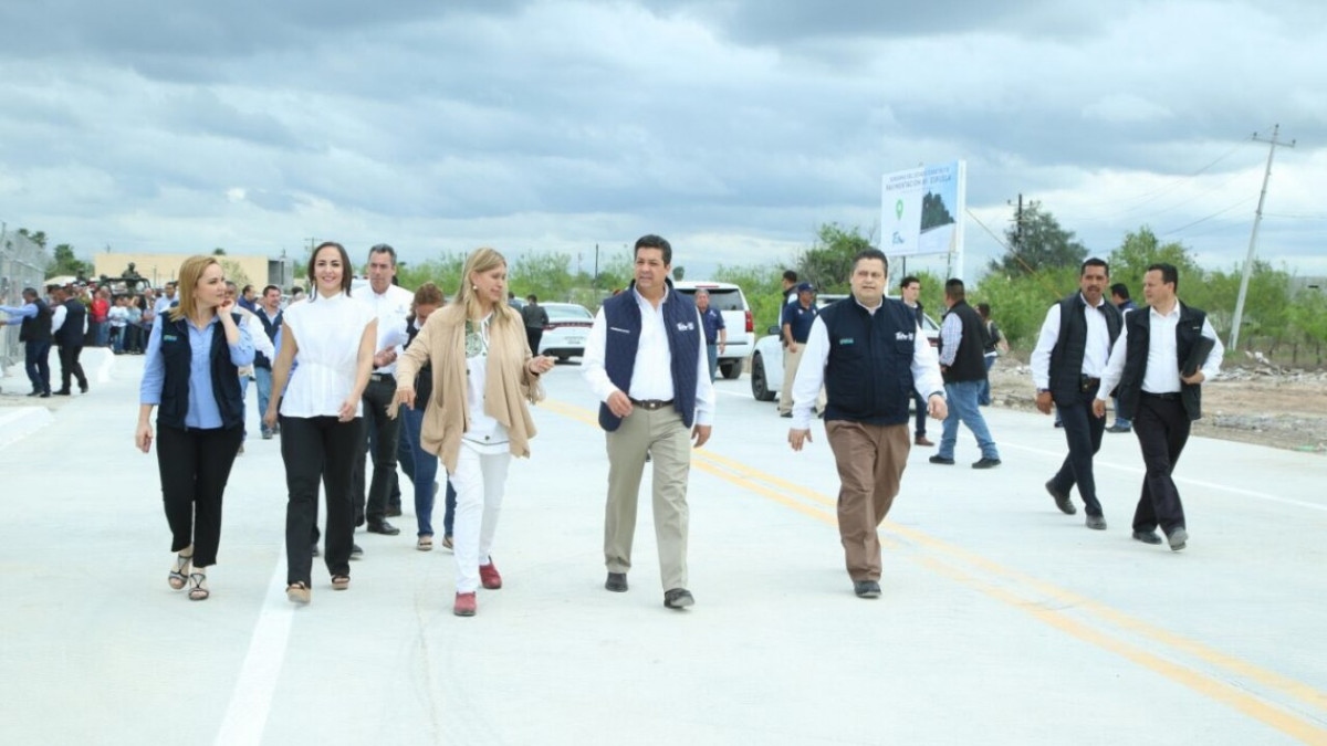 Gobernador inaugura pavimentación de vialidad y parque recreativo