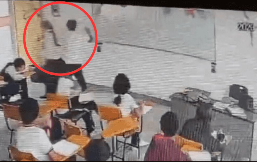  Alumno apuñala a su maestra en plena clase en Coahuila 