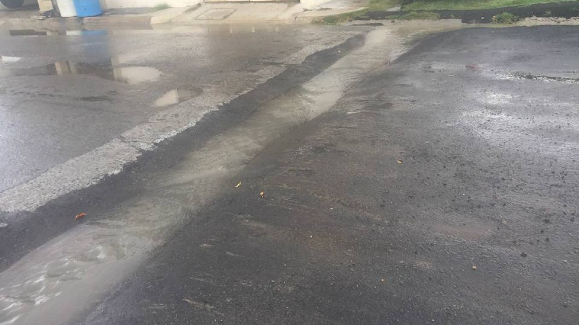 Construyen canaletas para evitar inundaciones