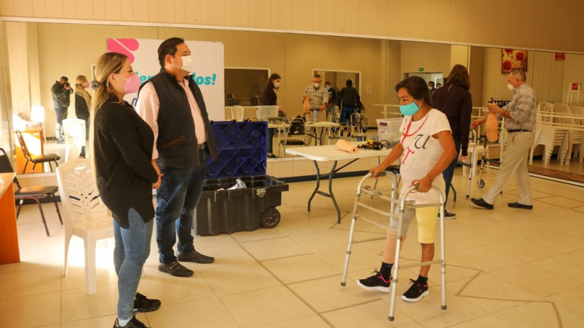 Entregan DIF Tamaulipas y DIF Altamira prótesis de extremidades