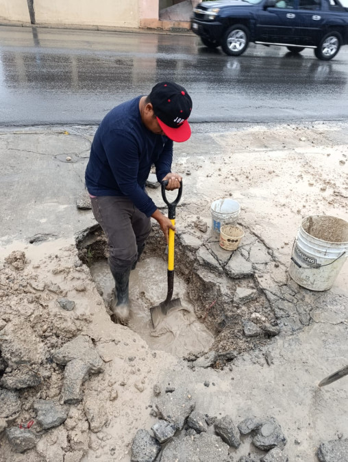 Reparó COMAPA fugas de agua potable en la colonia La Cañada