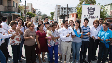 Entrega Alcalde obra de pavimentación en la Lázaro Cárdenas