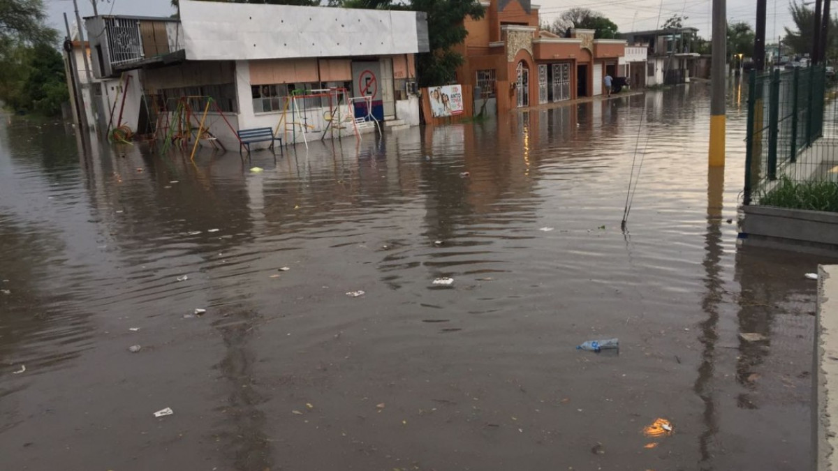 Lluvia torrencial inunda zonas bajas de Matamoros