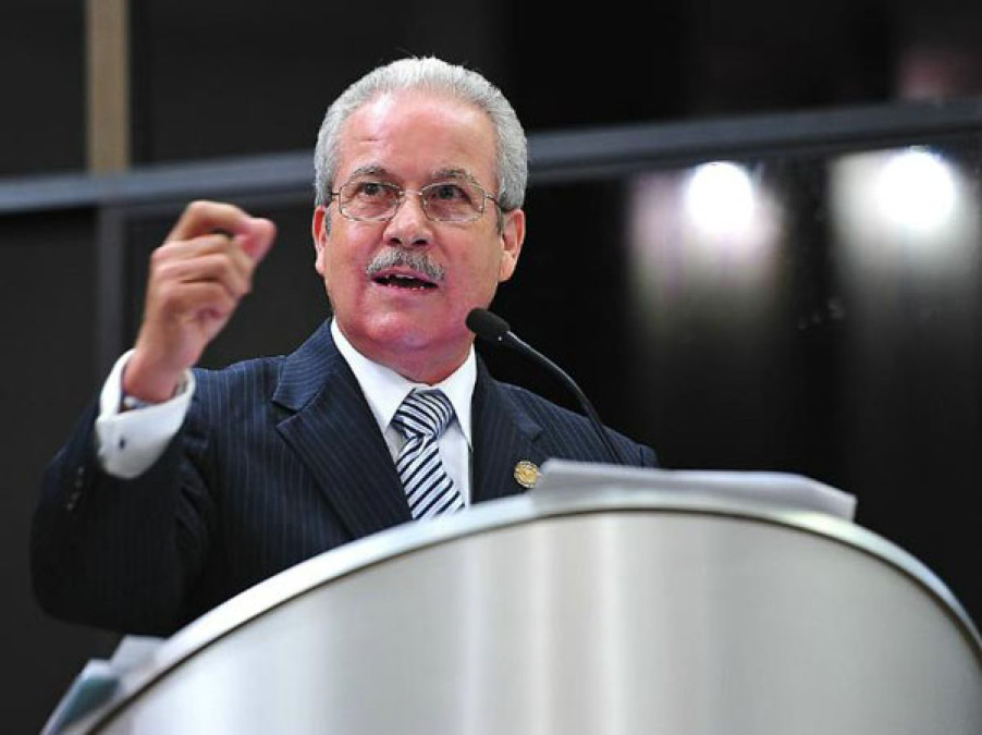 Libera EU a Carlos Villalobos