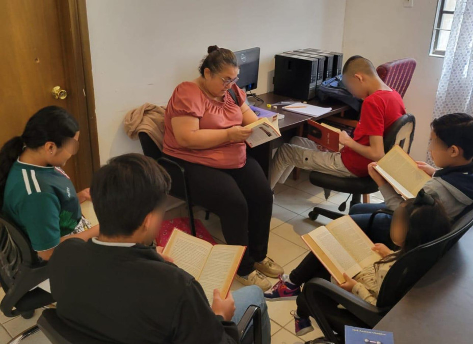 Adolescente en conflicto con la Ley Penal recibe certificado de secundaria