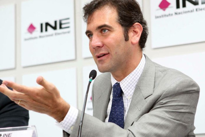 Rechaza Córdova relación de México con el escándalo de Fb