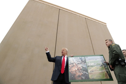 Busca Trump veto ante falta de presupuesto