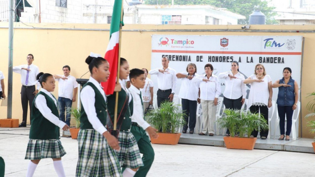 Promueve Alcaldesa valores cívicos entre niños y jóvenes