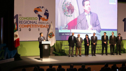 Inaugura Gobernador Congreso de Competitividad