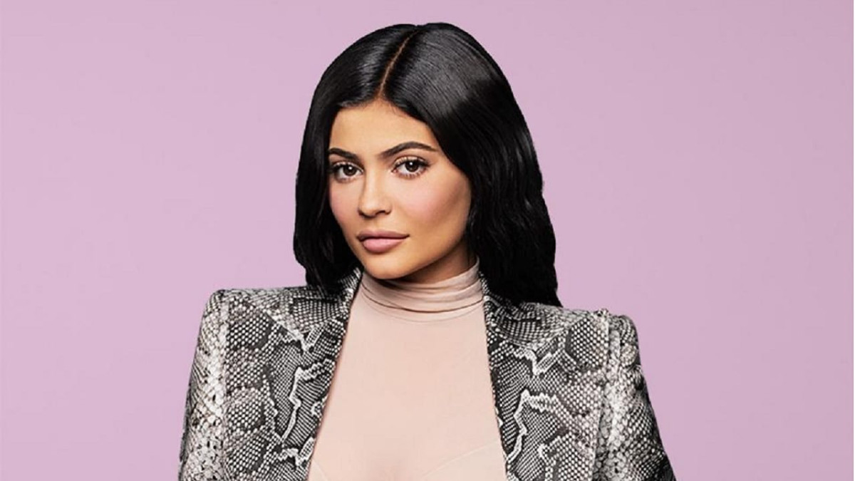 Forbes le quita el título de billonaria a Kylie Jenner 