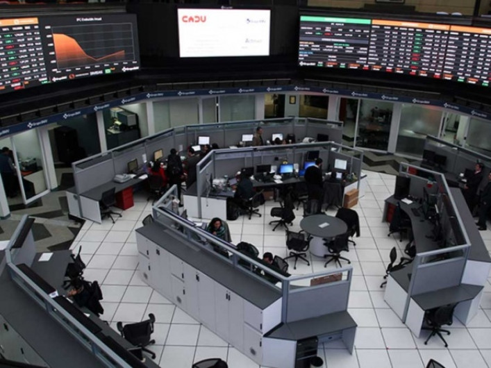 BMV reanuda actividades con pérdida del .39%