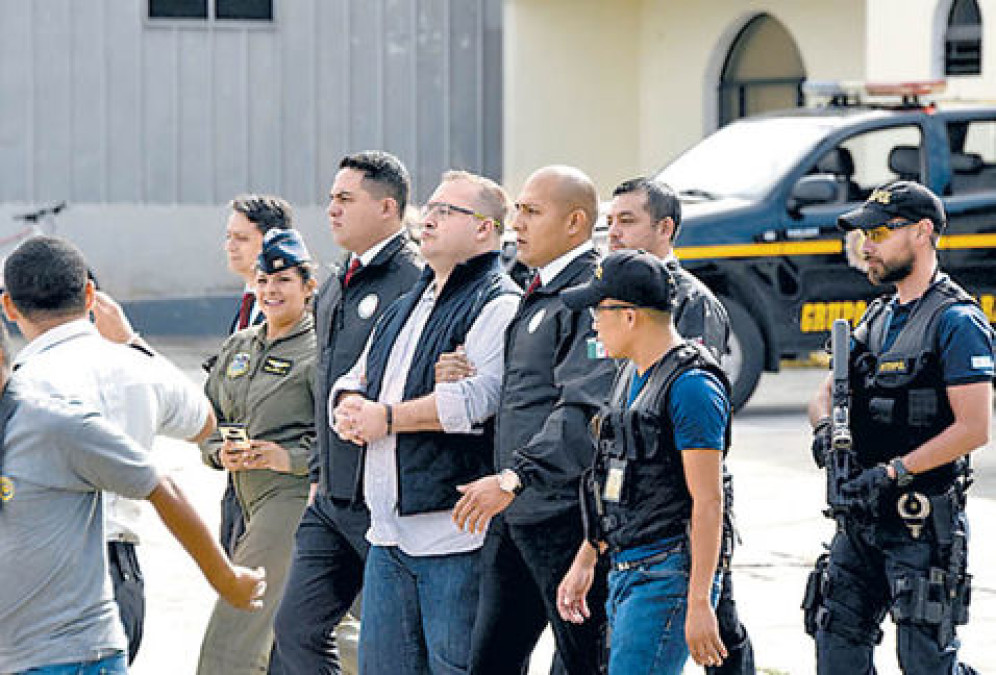 Vincula Juez a proceso a Javier Duarte