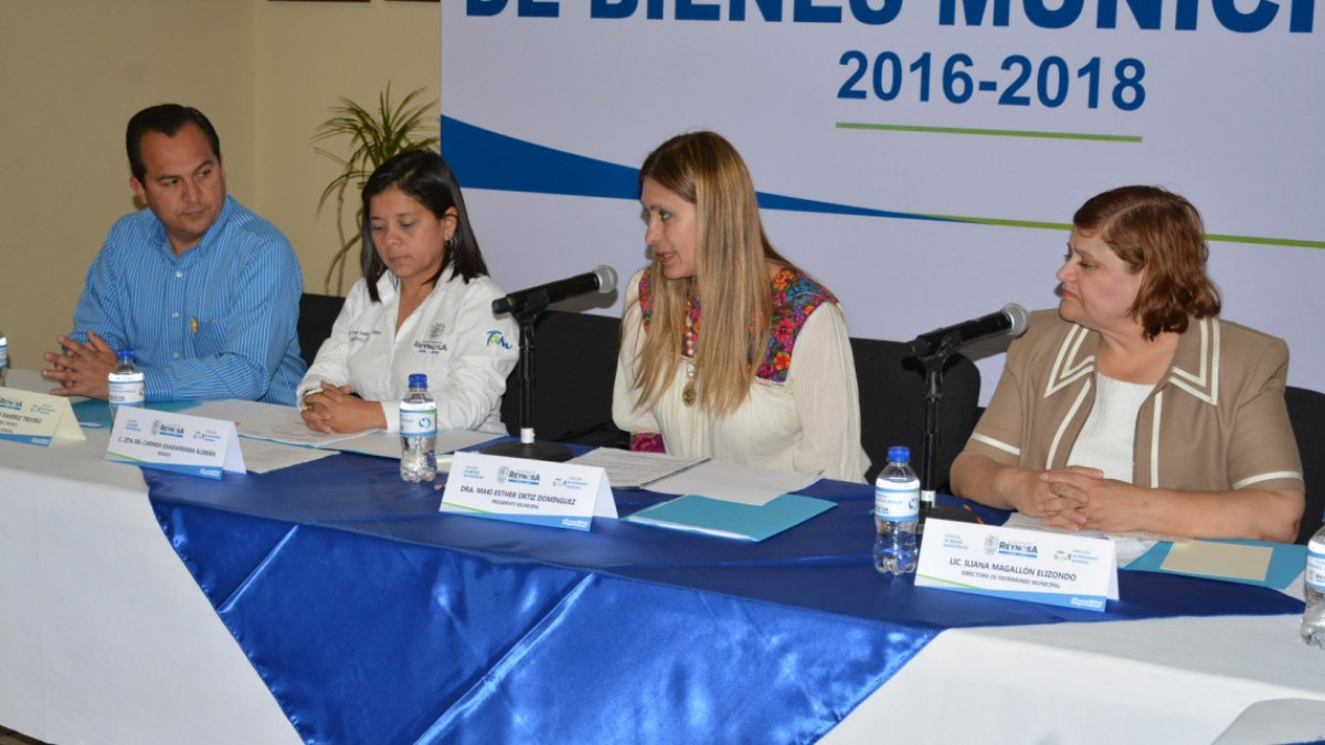 Instala Alcaldesa Comisión de Bienes Municipales