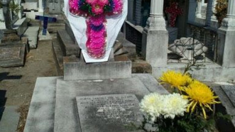 Solicitan acordonar fosas destapadas en panteón