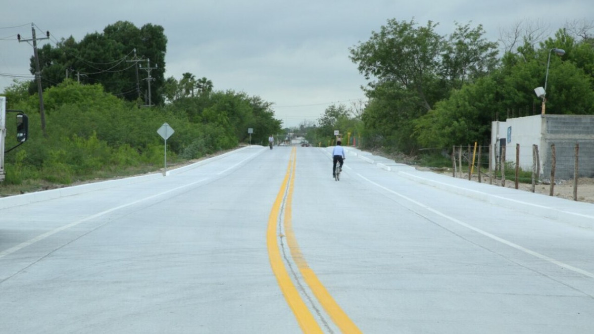 Gobernador inaugura pavimentación de vialidad y parque recreativo