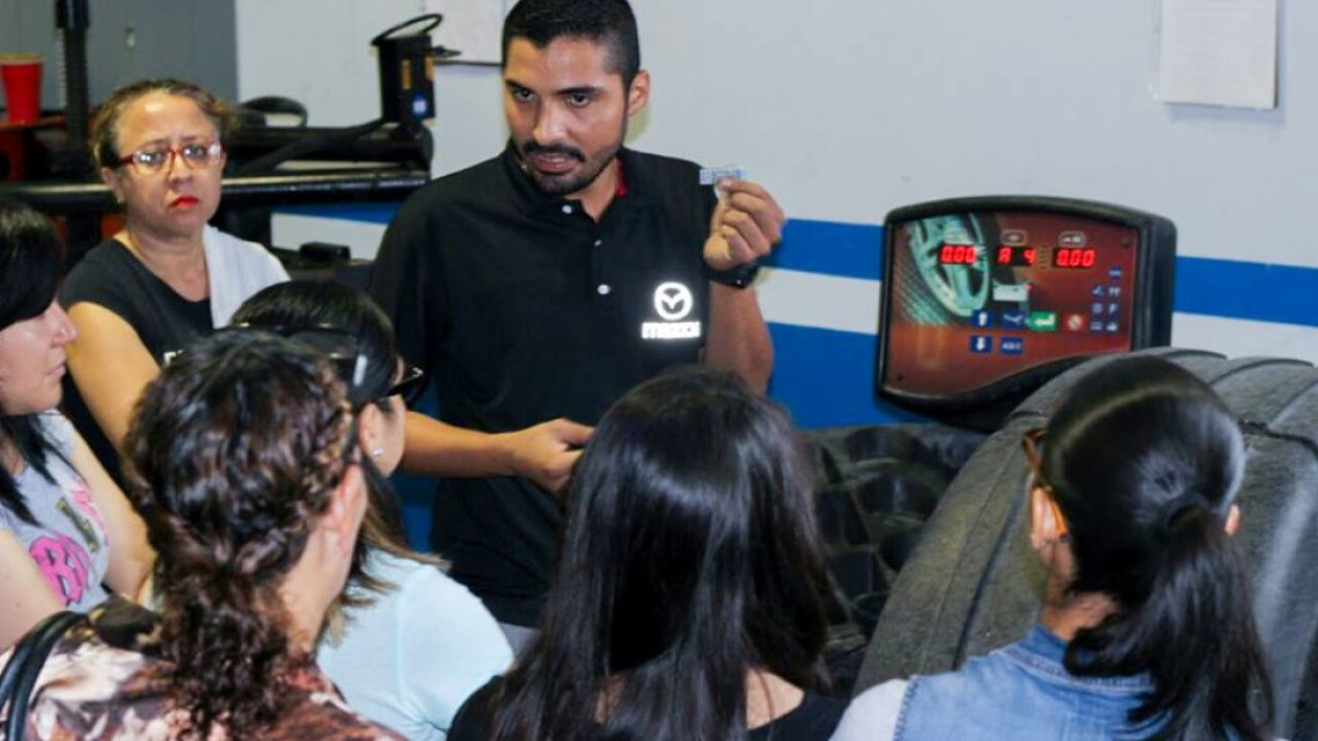 Concluyen talleres de mecánica básica