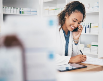 ¿No te surtieron el medicamento? Podrás llamar a la “superfarmacia” para que te lo envíen