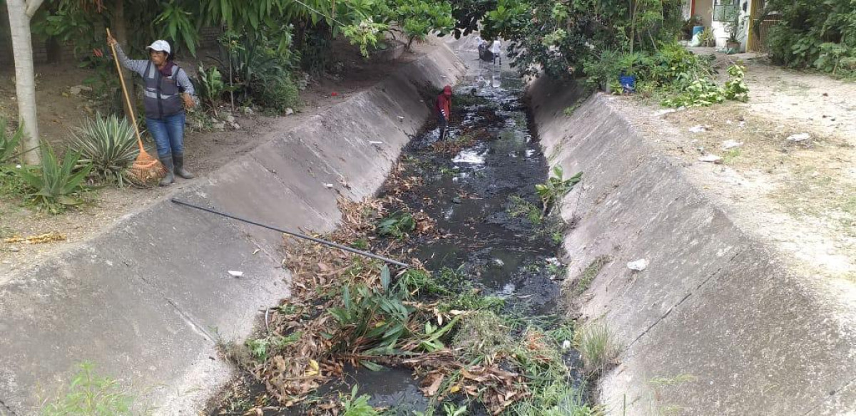 Continúa la limpieza de canales para prevenir inundaciones en Madero