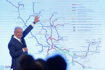 AMLO publicará decreto para que vías férreas usadas por trenes de carga se utilicen para pasajeros