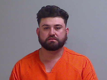 Acusan a hombre de asesinato tras hallazgo de víctima baleada en Edinburg