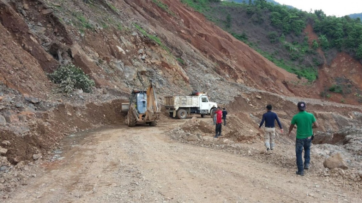 Caen dos puentes en Guerrero