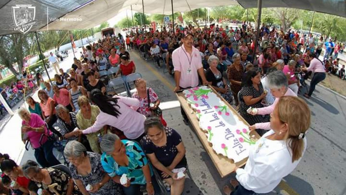 Festejan el "Día de la madres" en el Poblado el Realito