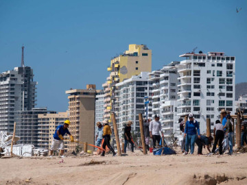 Acuerda AMLO con hoteleros de Acapulco que se tengan más de 3 mil habitaciones para marzo