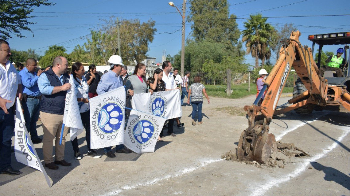 Inicia Municipio reposición de drenaje sanitario.