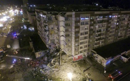 Un muerto y dos heridos en derrumbe parcial de edificio en Rusia