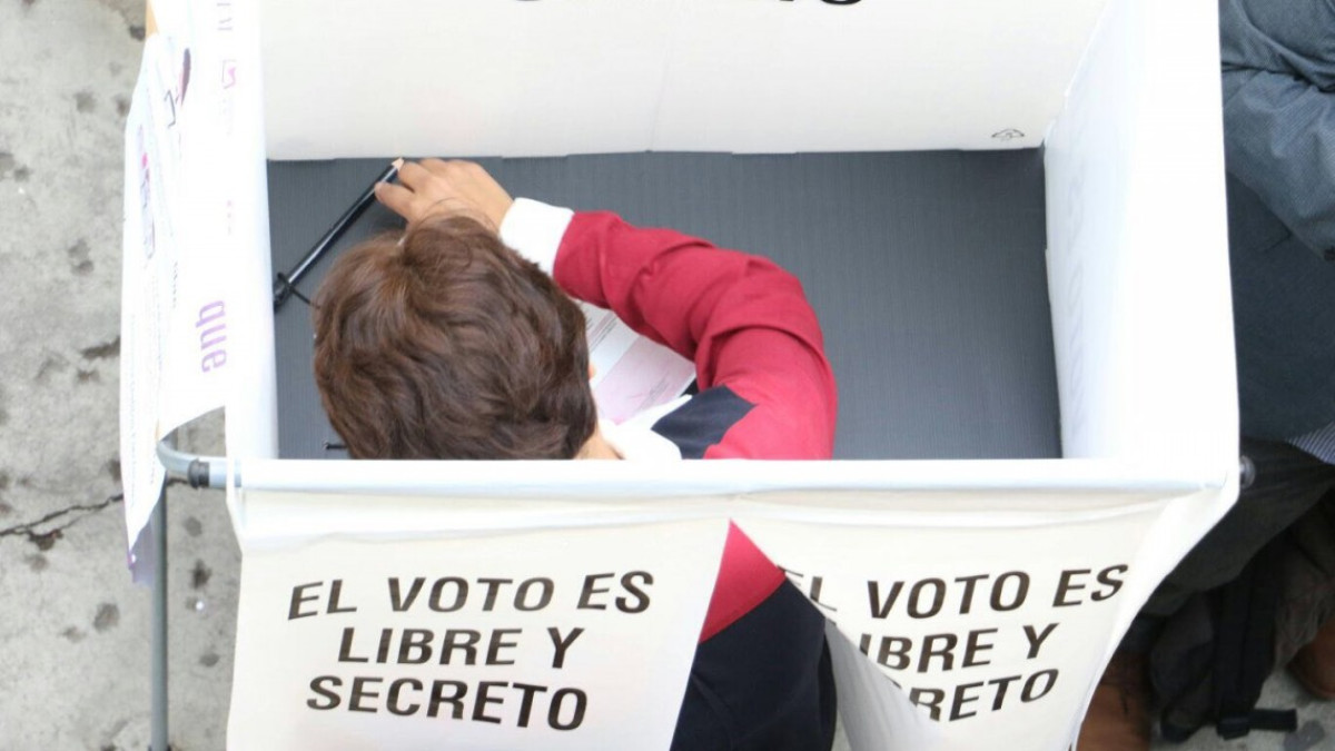 Delfina Gómez, la primera en votar