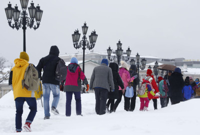 Brindan ayuda tras nevada en Moscú