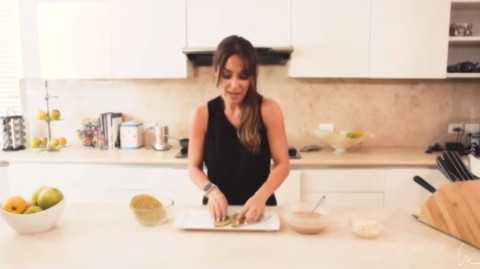 ¡Cocinar es mi pasión! Redes sociales se burlan de Anahí y sus enfrijoladas 