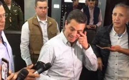 EPN explica que irritación en los ojos fue por luces