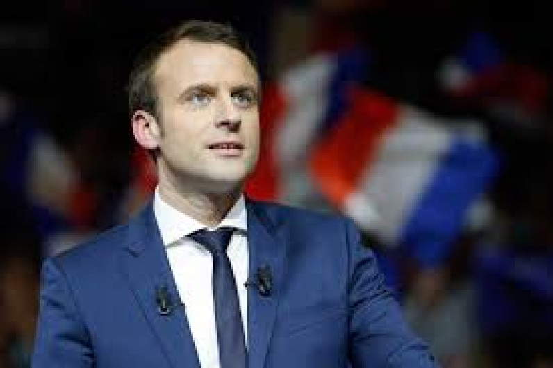 Revelan número privado del Presidente Macron
