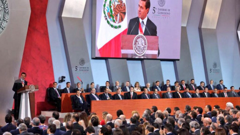 FGCV asiste a mensaje de EPN a los mexicanos