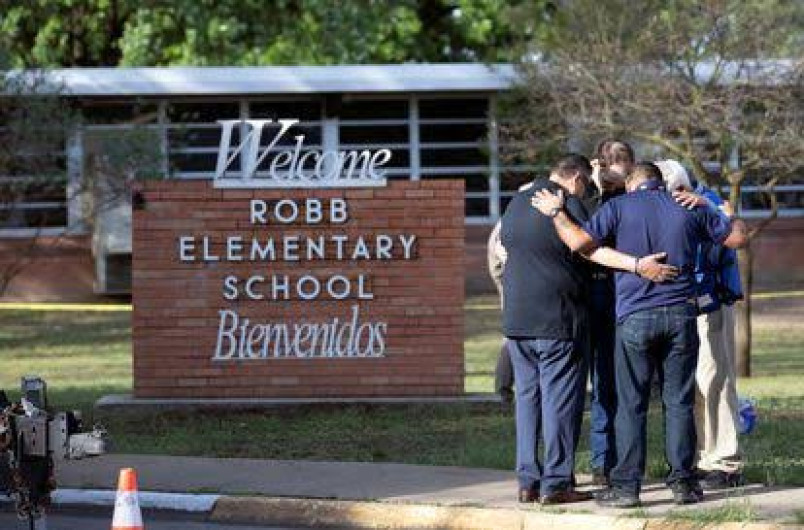Tiroteos en Texas obligan a tomar clases privadas o en línea