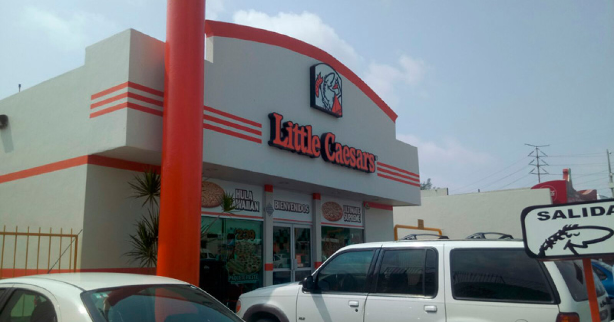 Hombres armados roban pizzería 