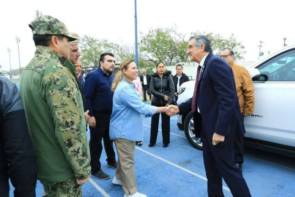 Gobernador de Tamaulipas entrega ambulancia en Centro de Atención para Repatriados en Matamoros