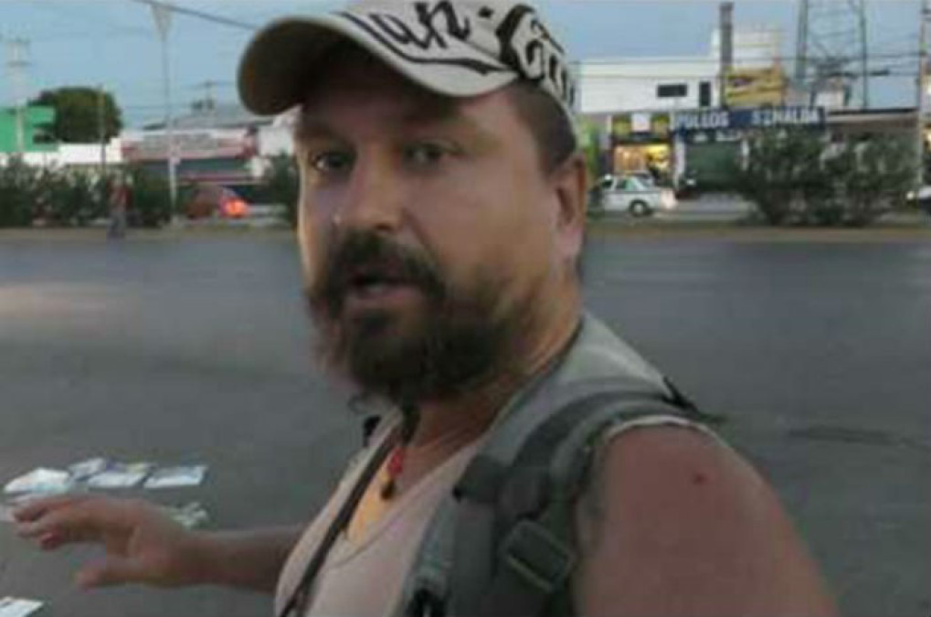 Ruso que agredía a mexicanos podría quedar paraplégico