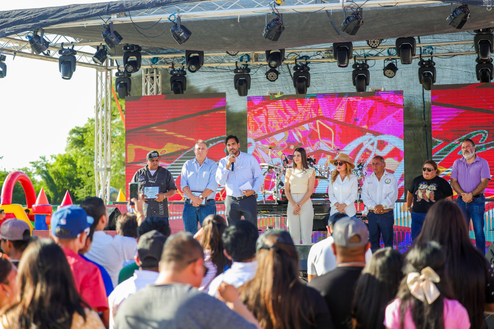 Inauguró Carlos Peña Ortiz el Festival del Auto celebrando el Día del Padre 