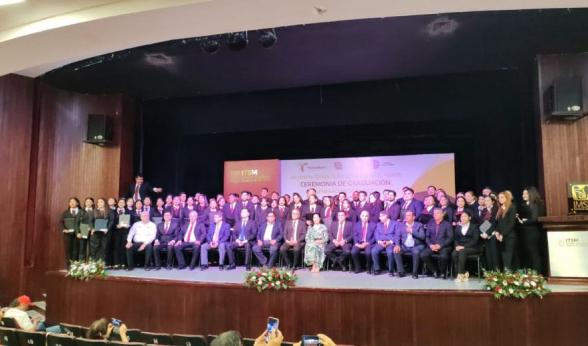 Egresan del Instituto Tecnológico Superior de El Mante nuevos profesionistas
