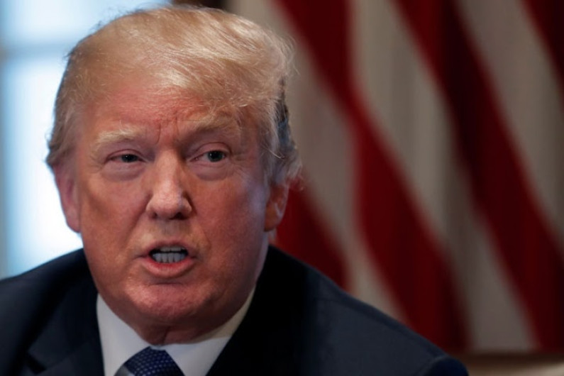 Trump condena allanamiento del FBI a su abogado