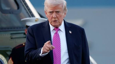 Trump asegura que EU destruyó tres embarcaciones frente a costas de Venezuela