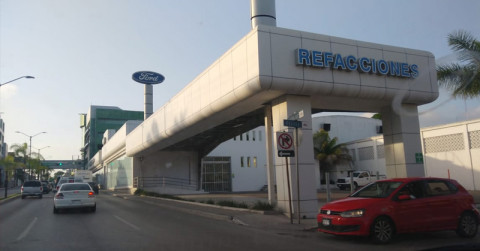 Agencia Automotriz Tampico cierra después de 65 años de operación