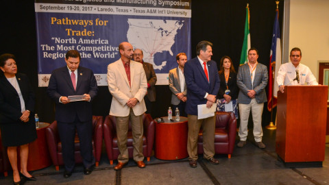 Abren centros de acopio binacionales en apoyo a los afectados por sismo