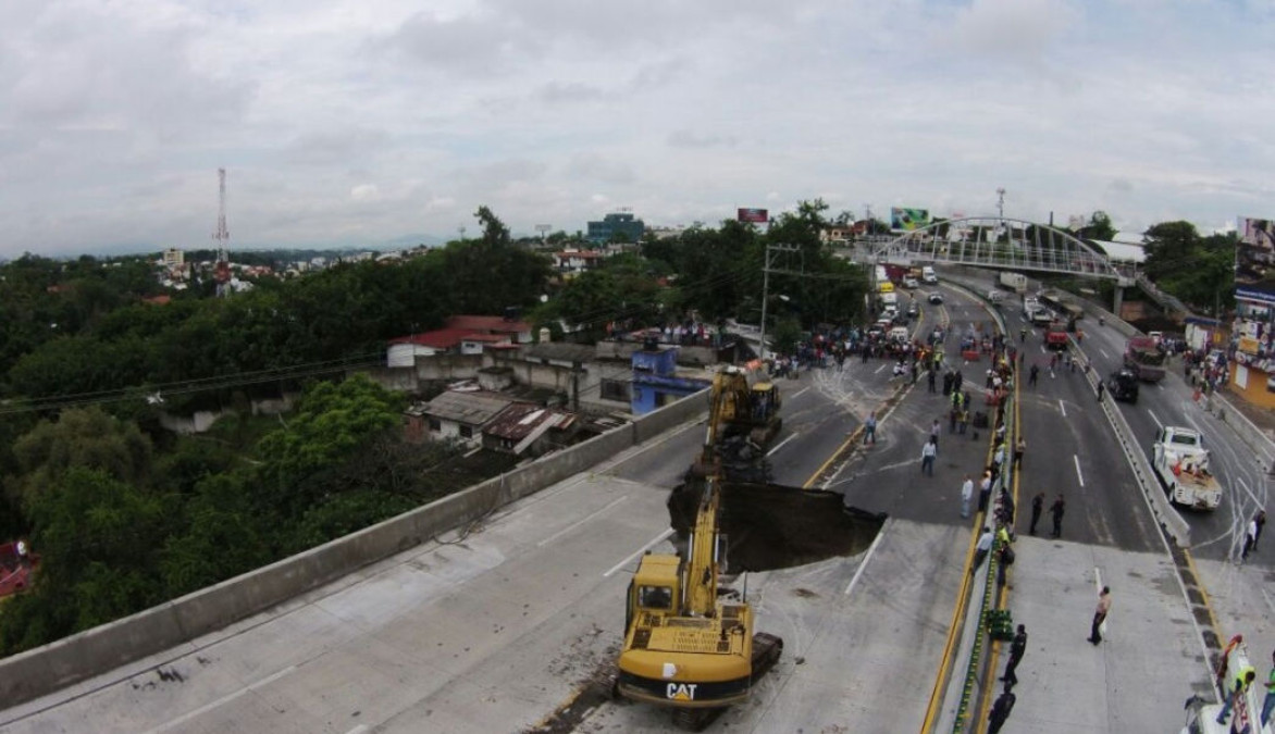 4 días de suspensión vehicular a vehículos de carga en Paso Exprés