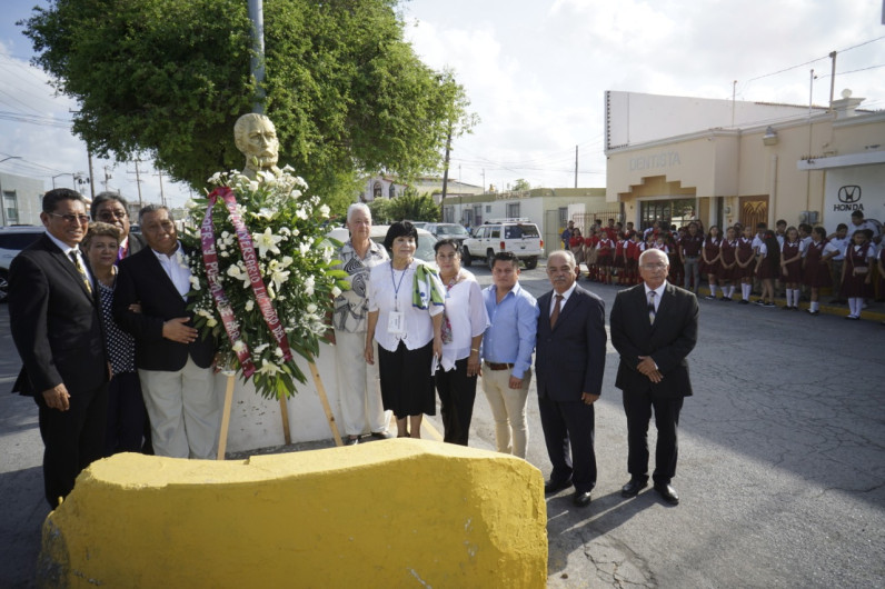 Conmemoran autoridades aniversario luctuoso  del profesor y poeta José Arrese Falcón