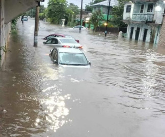 Fuertes lluvias dejan inundaciones en 32 colonias de Veracruz