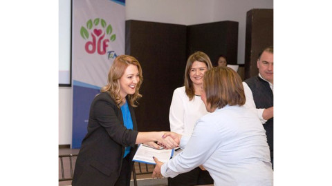 Se brinda apoyo a jefas de familia